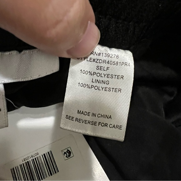 DR2 Women’s XL Black Skort Skirt with Attatched Shorts NWT G2 - Picture 4 of 4